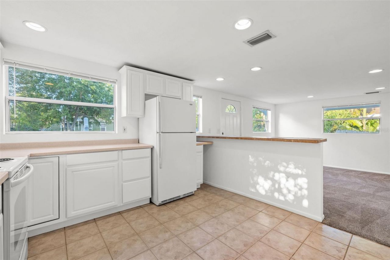 4009 Burlington Avenue N, Saint Petersburg, FL 33713 Photo