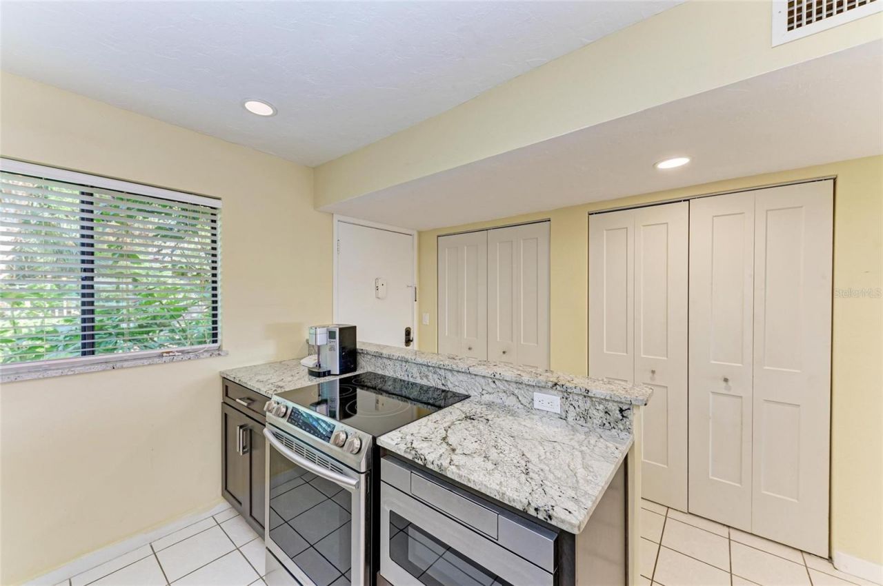 1617 Bayhouse Court, Unit 121, Sarasota, FL 34231 Photo