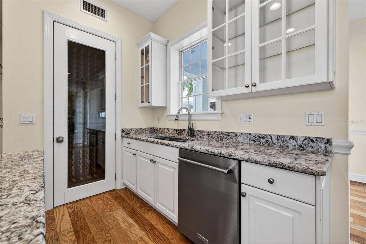 7917 Bayou Club Boulevard, Seminole, FL 33777 Photo