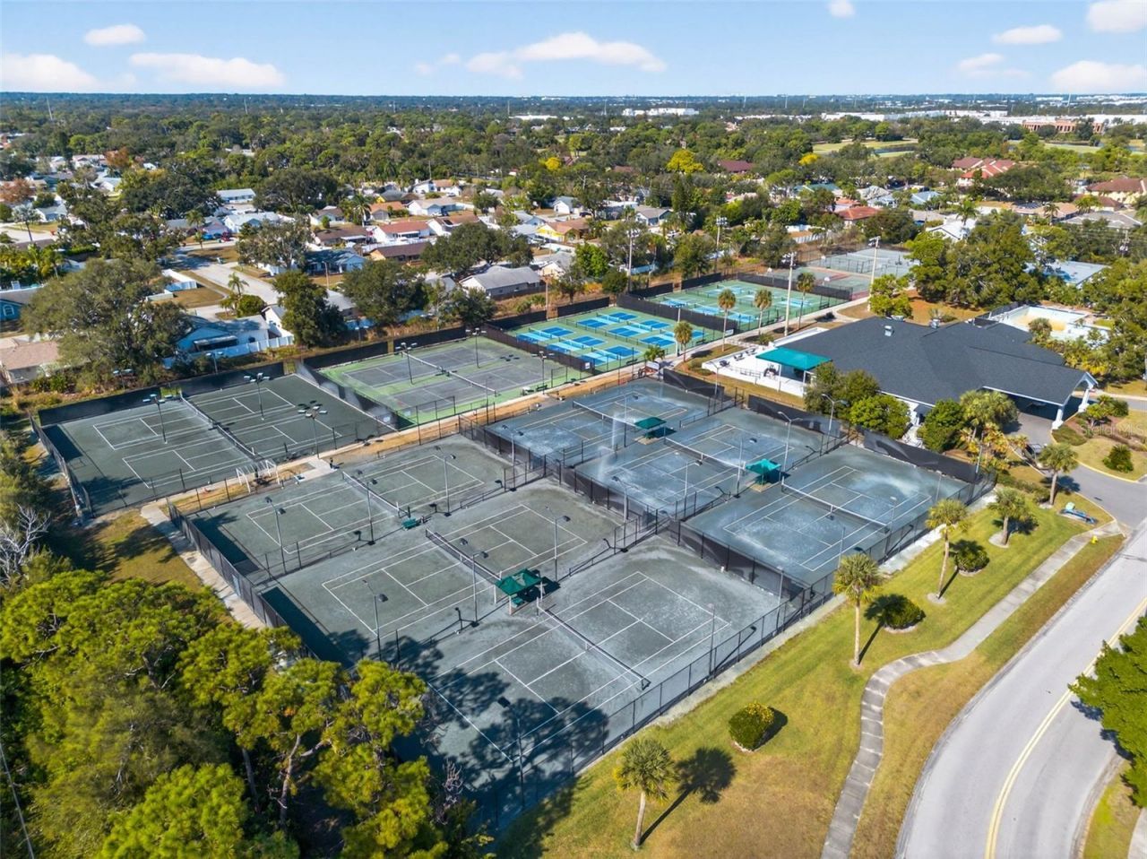 7917 Bayou Club Boulevard, Seminole, FL 33777 Photo