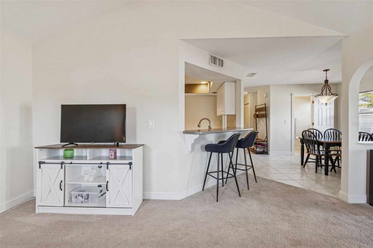 4181 Center Pointe Circle, Unit 91B, Sarasota, FL 34233 Photo