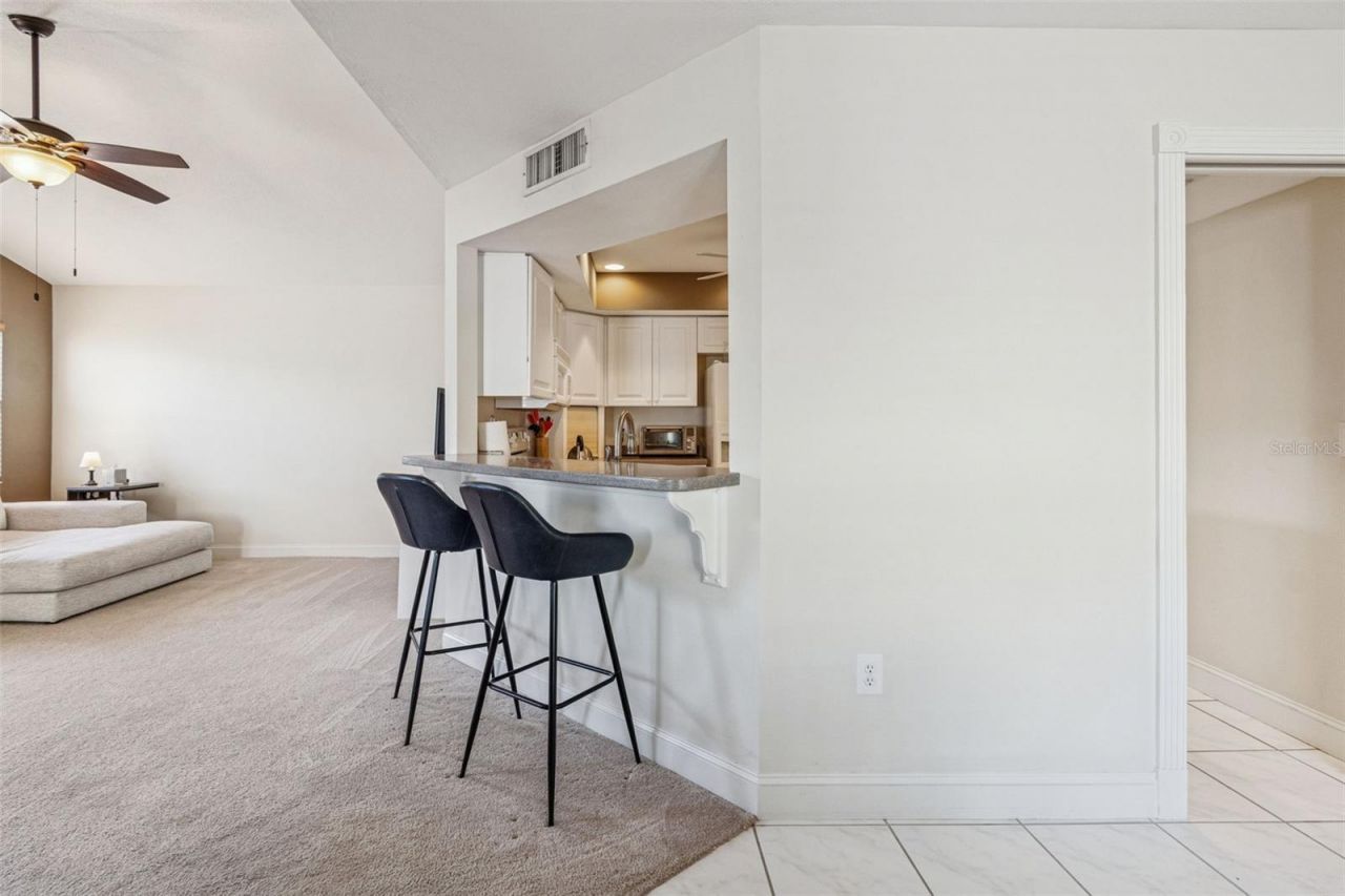 4181 Center Pointe Circle, Unit 91B, Sarasota, FL 34233 Photo
