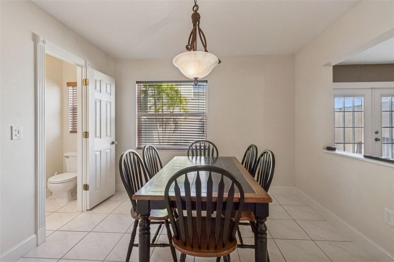4181 Center Pointe Circle, Unit 91B, Sarasota, FL 34233 Photo