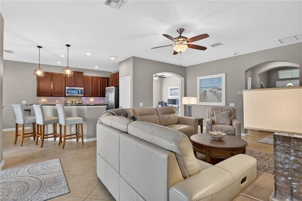 2502 Blackburn Cir, Cape Coral, FL 33991 Photo