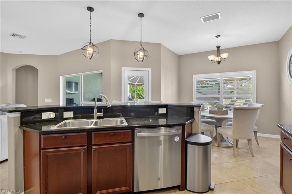 2502 Blackburn Cir, Cape Coral, FL 33991 Photo