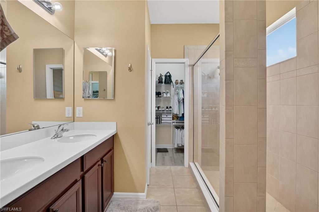 2502 Blackburn Cir, Cape Coral, FL 33991 Photo