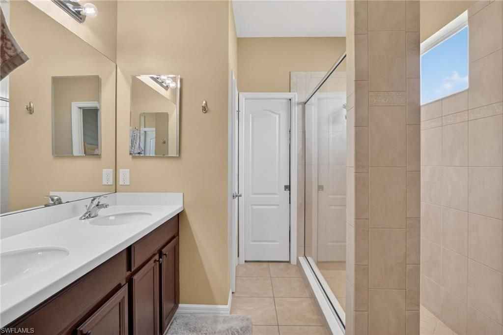 2502 Blackburn Cir, Cape Coral, FL 33991 Photo