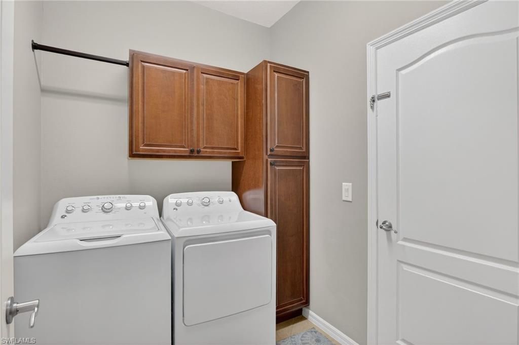 2502 Blackburn Cir, Cape Coral, FL 33991 Photo