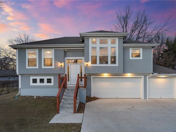 2312 NE 72ND Street, Kansas City, MO 64118