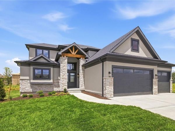 1004 Wilds Parkway, Greenwood, MO 64034