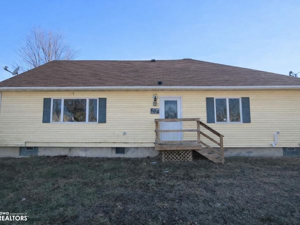104 E First Street, Hedrick, IA 52563