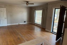 639 Veterans Road photo 4