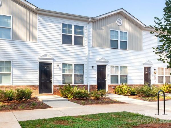 2025 Oakdale Road, Unit Q, Charlotte, NC 28216