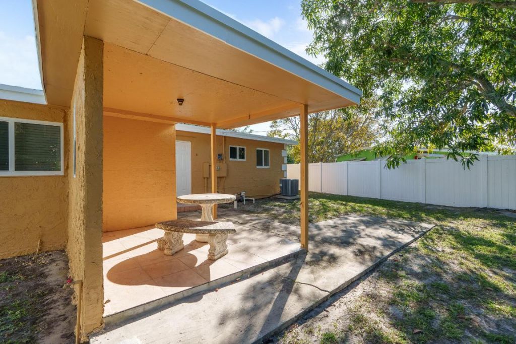 3041 E Palm Drive, Boynton Beach, FL 33435 Photo