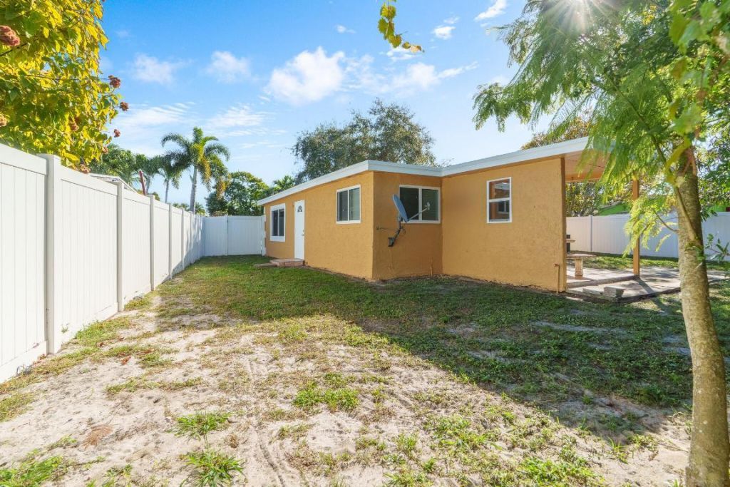 3041 E Palm Drive, Boynton Beach, FL 33435 Photo