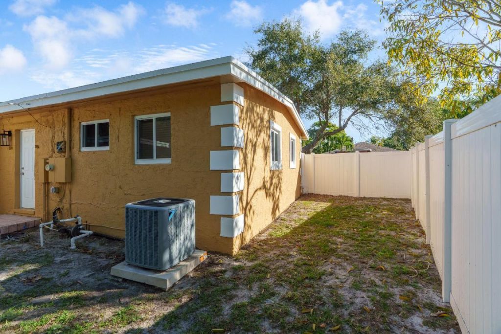 3041 E Palm Drive, Boynton Beach, FL 33435 Photo