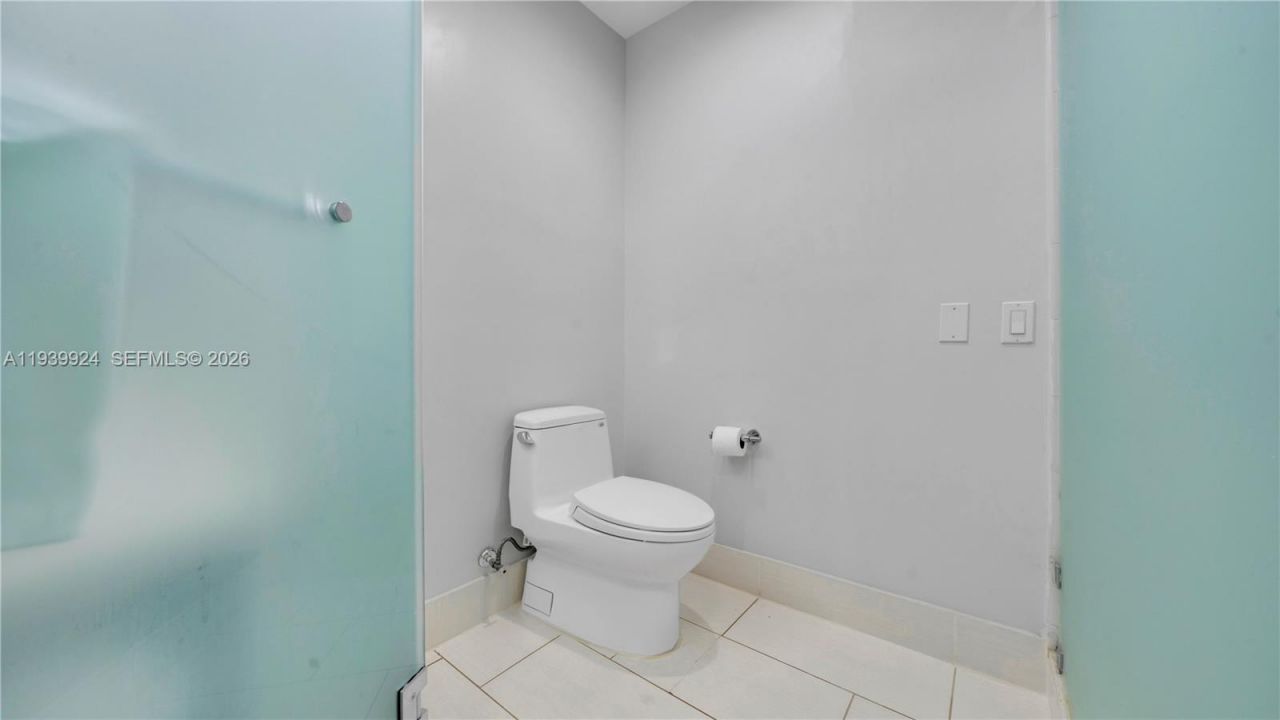 5300 NW 87th Ave, Unit 1510, Doral, FL 33178 Photo