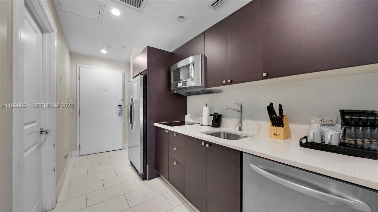 5300 NW 87th Ave, Unit 1510, Doral, FL 33178 Photo