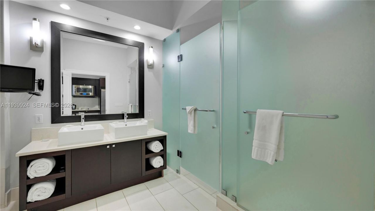 5300 NW 87th Ave, Unit 1510, Doral, FL 33178 Photo