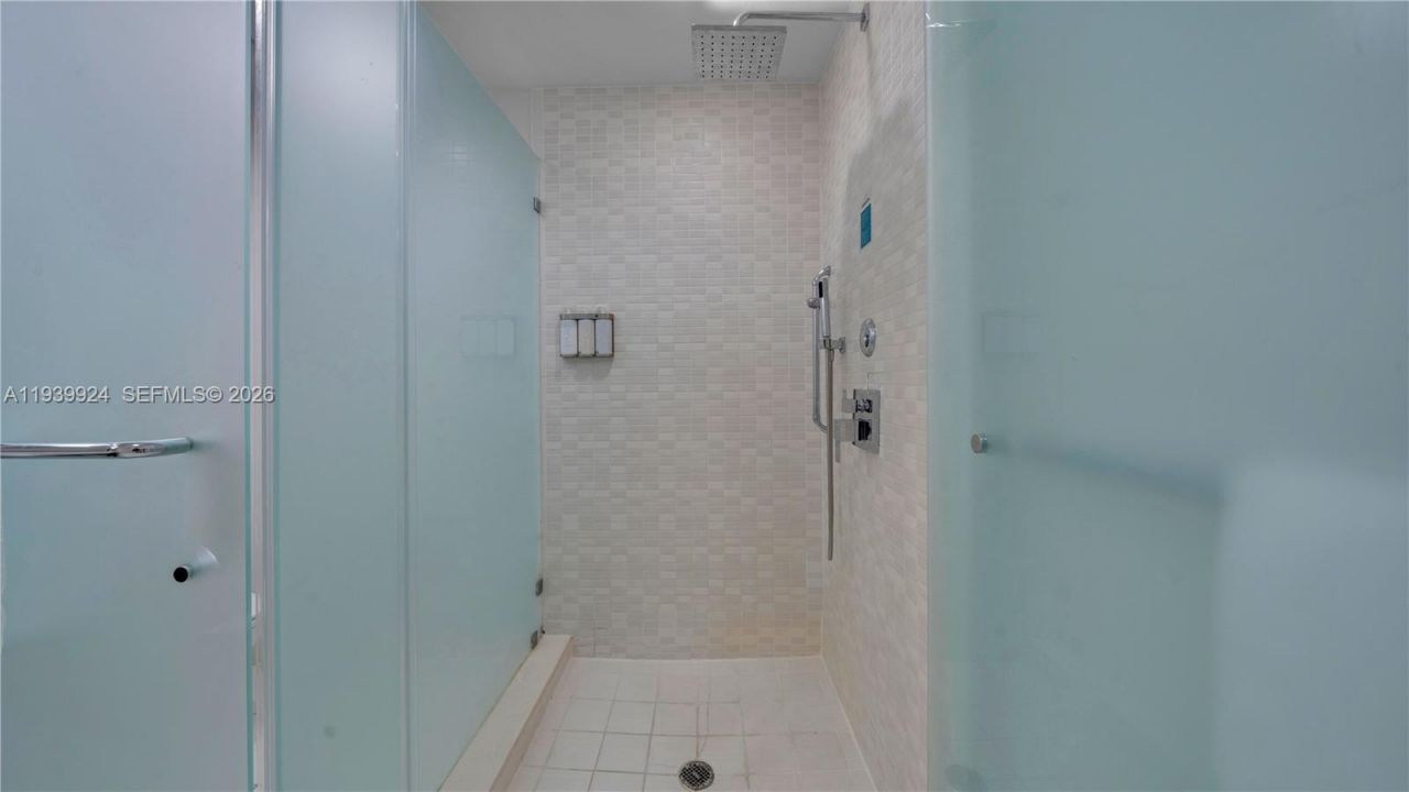 5300 NW 87th Ave, Unit 1510, Doral, FL 33178 Photo