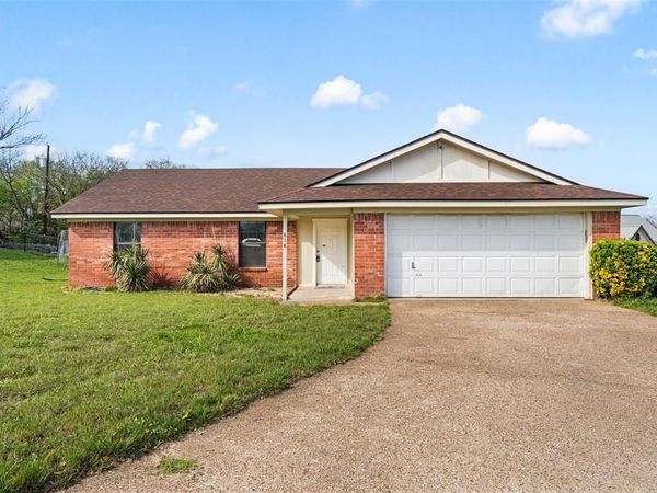 614 Circle Creek Drive , Hewitt, TX 76643