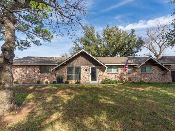 2124 Ridge Lane, Grapevine, TX 76051