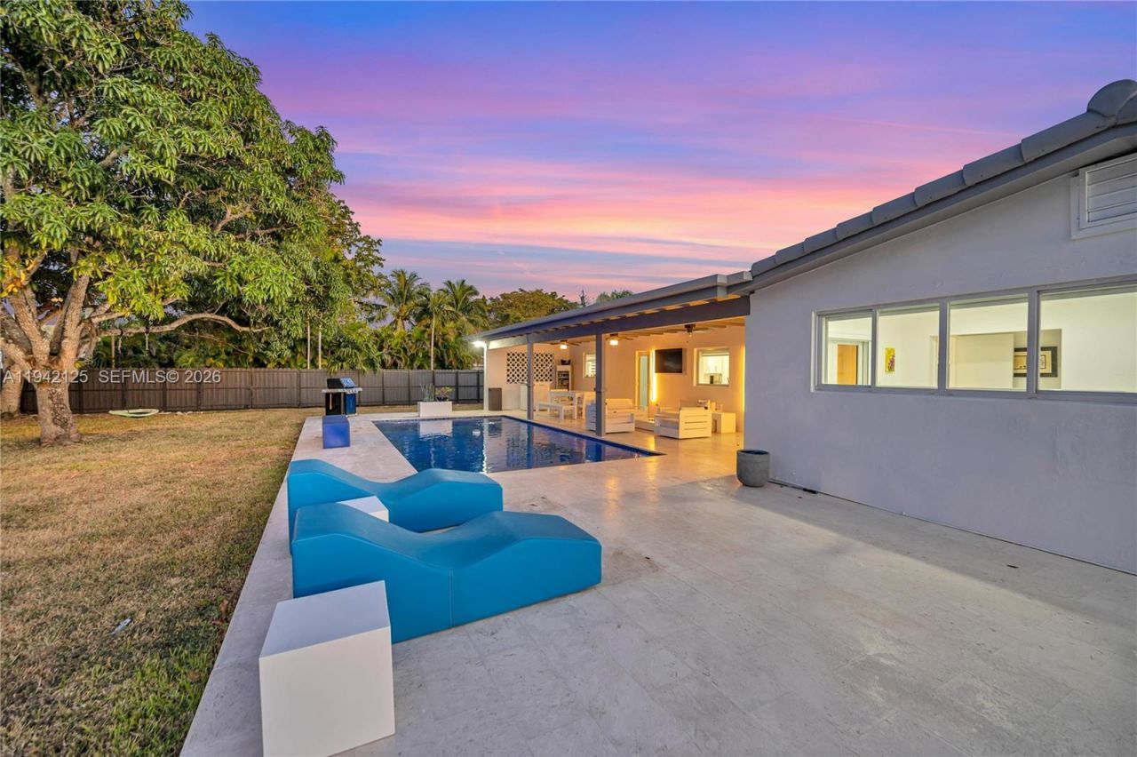 8501 SW 142nd St, Palmetto Bay, FL 33158 Photo