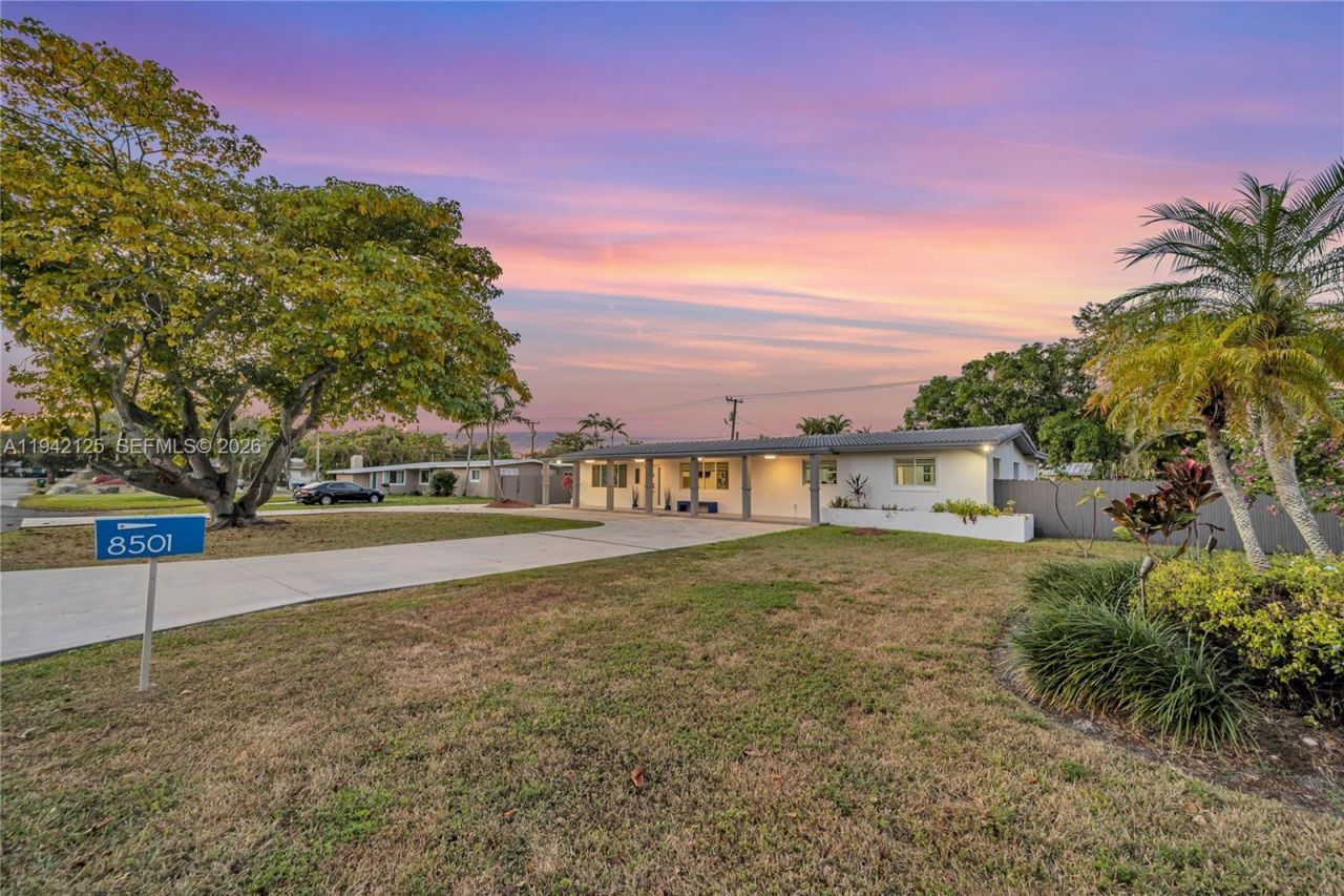 8501 SW 142nd St, Palmetto Bay, FL 33158 Photo