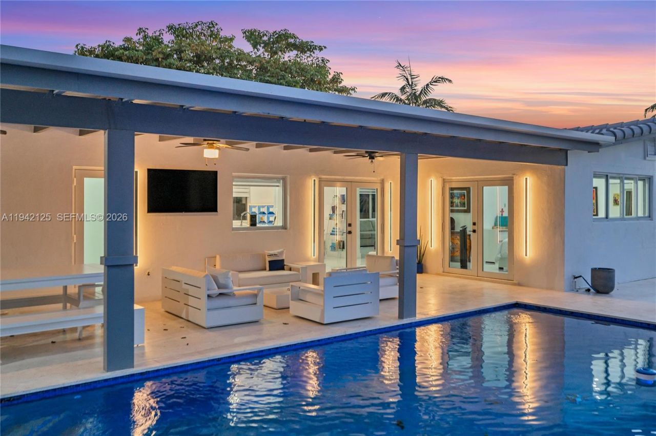 8501 SW 142nd St, Palmetto Bay, FL 33158 Photo