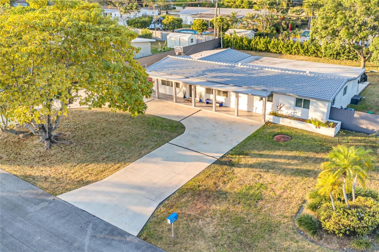 8501 SW 142nd St, Palmetto Bay, FL 33158 Photo