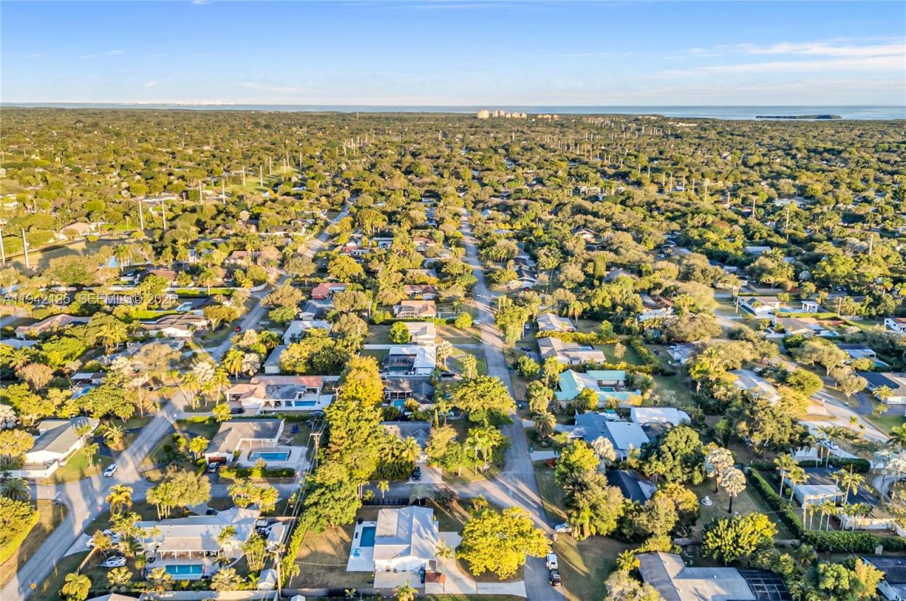 8501 SW 142nd St, Palmetto Bay, FL 33158 Photo