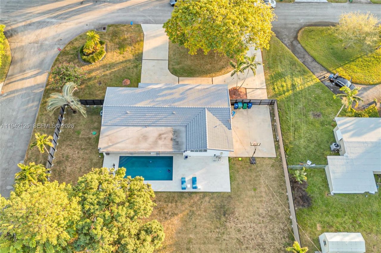 8501 SW 142nd St, Palmetto Bay, FL 33158 Photo