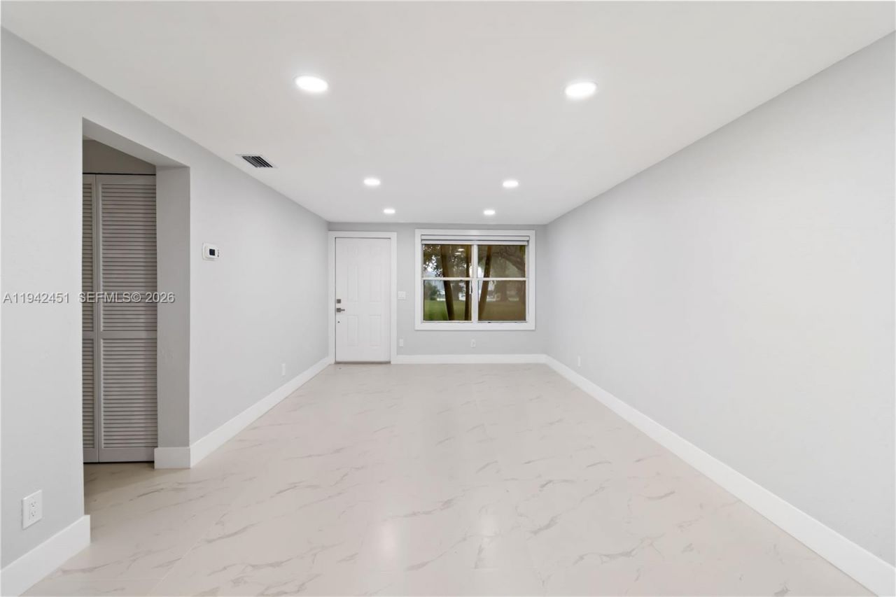 7144 Southgate Blvd , Unit 7144, Tamarac, FL 33321 Photo