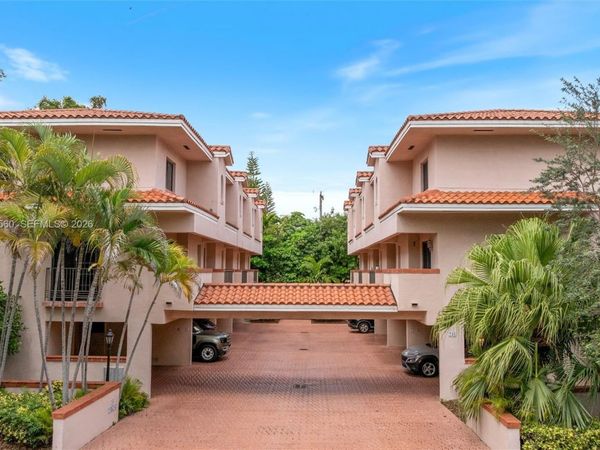 231 Majorca Ave, Unit C, Coral Gables, FL 33134