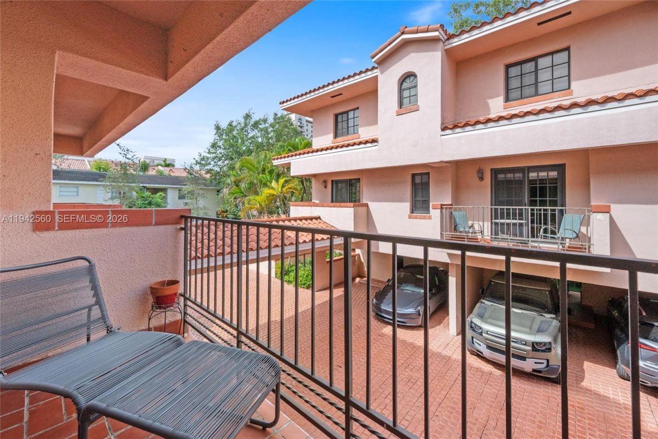 231 Majorca Ave, Unit C, Coral Gables, FL 33134 Photo