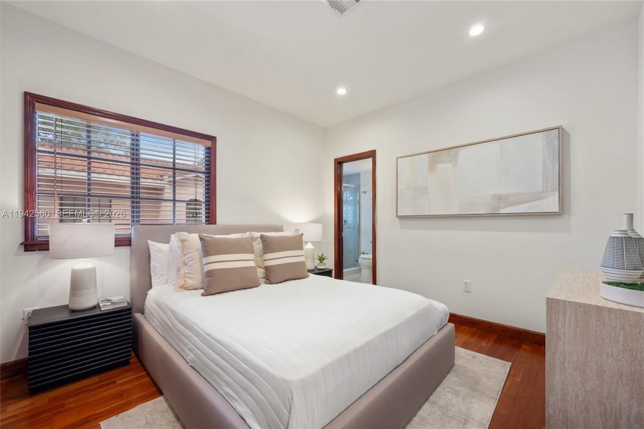 231 Majorca Ave, Unit C, Coral Gables, FL 33134 Photo