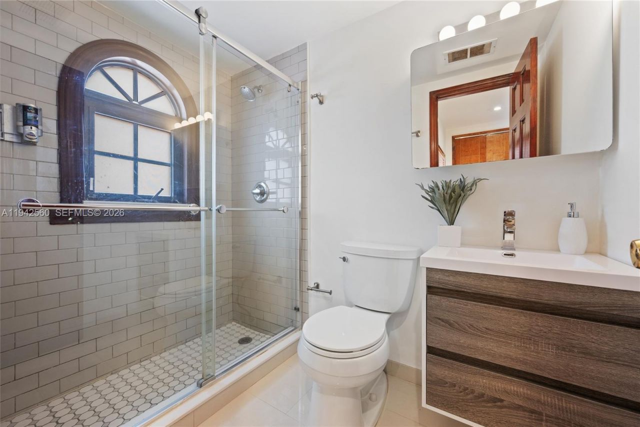 231 Majorca Ave, Unit C, Coral Gables, FL 33134 Photo