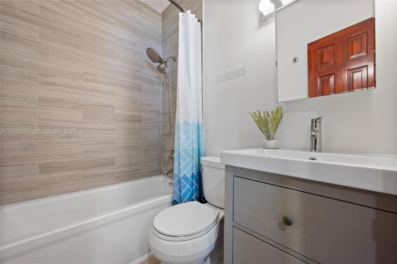 231 Majorca Ave, Unit C, Coral Gables, FL 33134 Photo