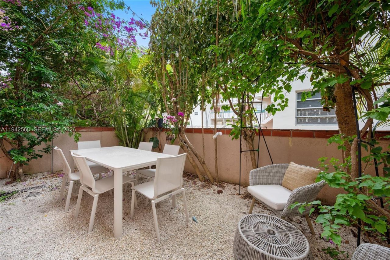 231 Majorca Ave, Unit C, Coral Gables, FL 33134 Photo