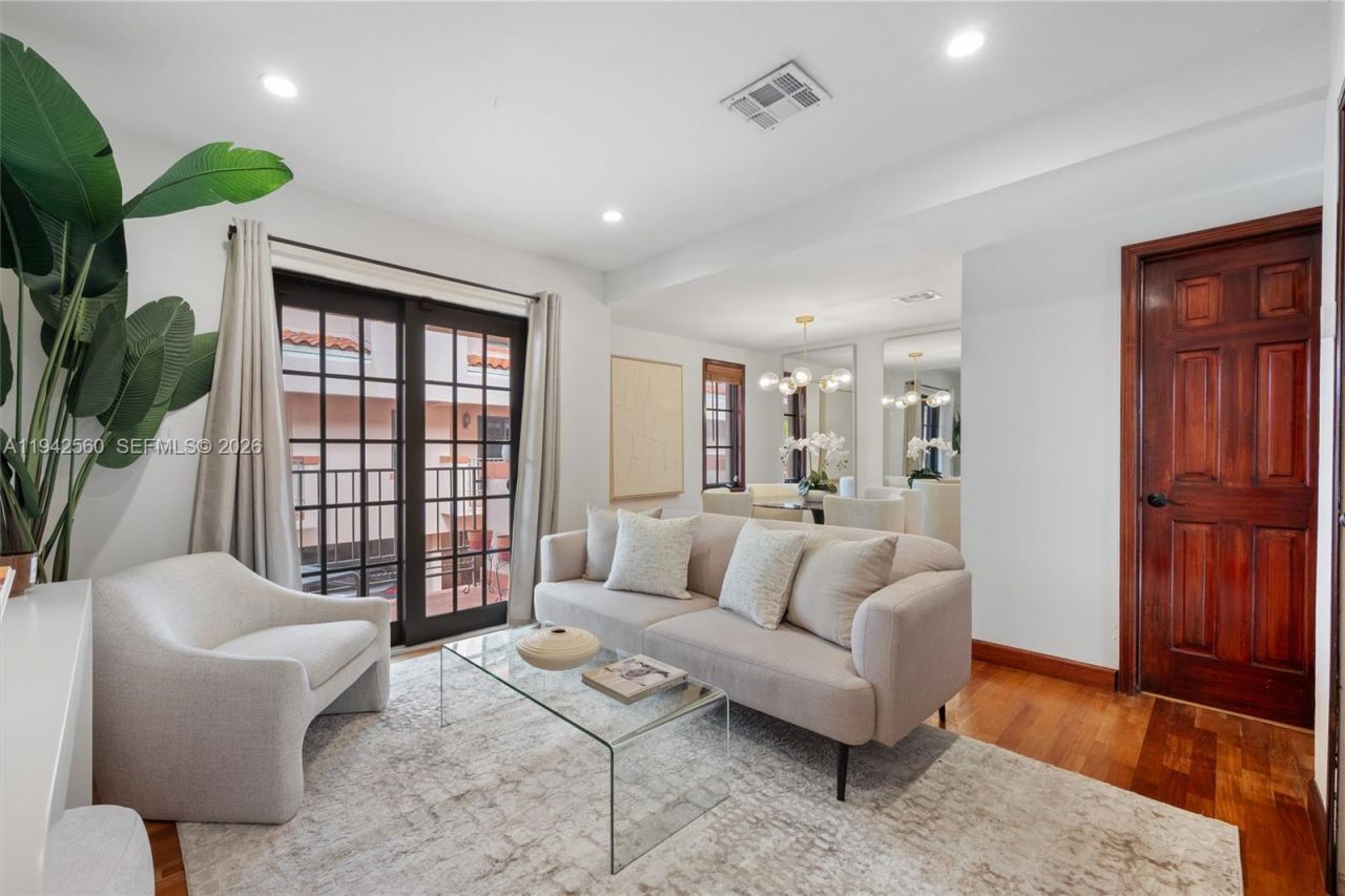 231 Majorca Ave, Unit C, Coral Gables, FL 33134 Photo