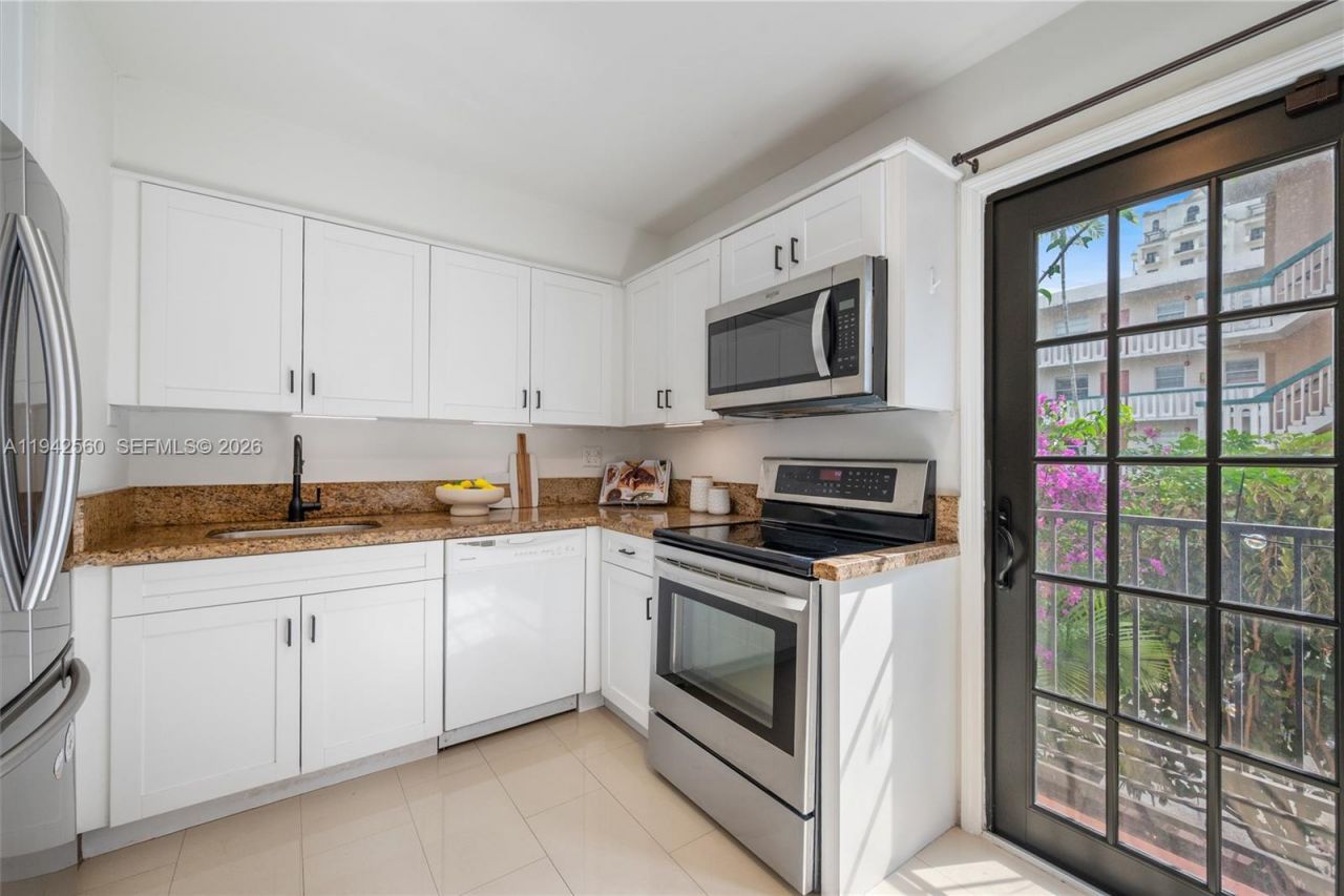 231 Majorca Ave, Unit C, Coral Gables, FL 33134 Photo