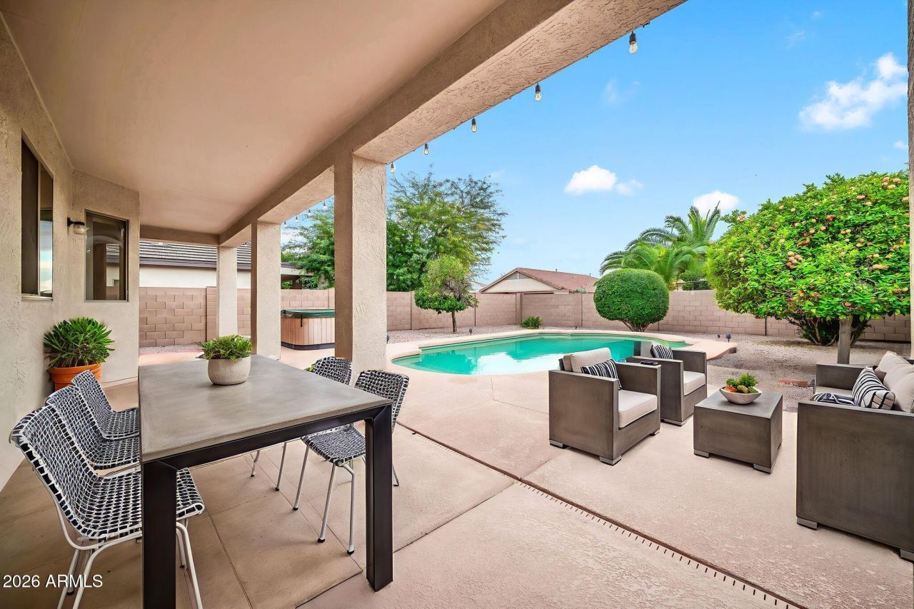 17021 W Halifax Lane, Surprise, AZ 85374 Main Photo