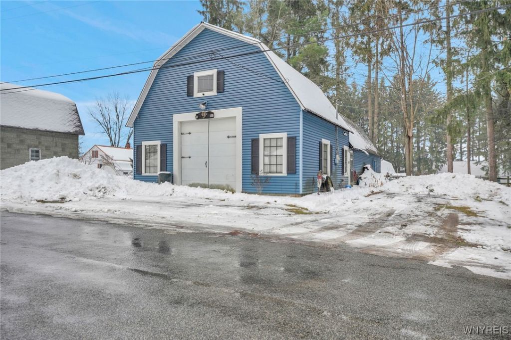 13549 Lake Street, Chaffee, NY 14030 Main Photo