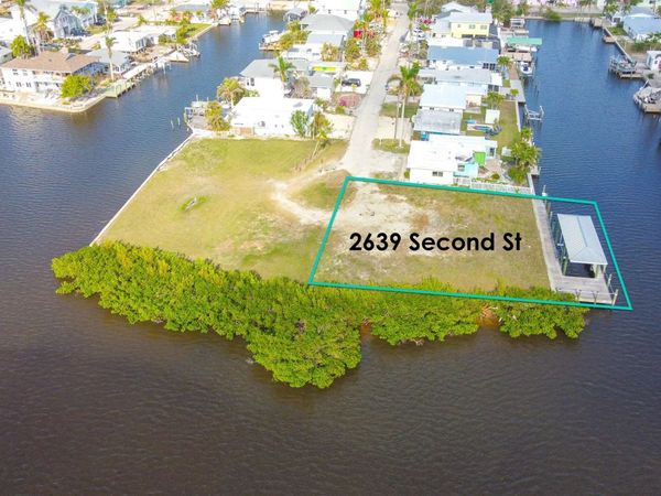 2639 Second St, Matlacha, FL 33993