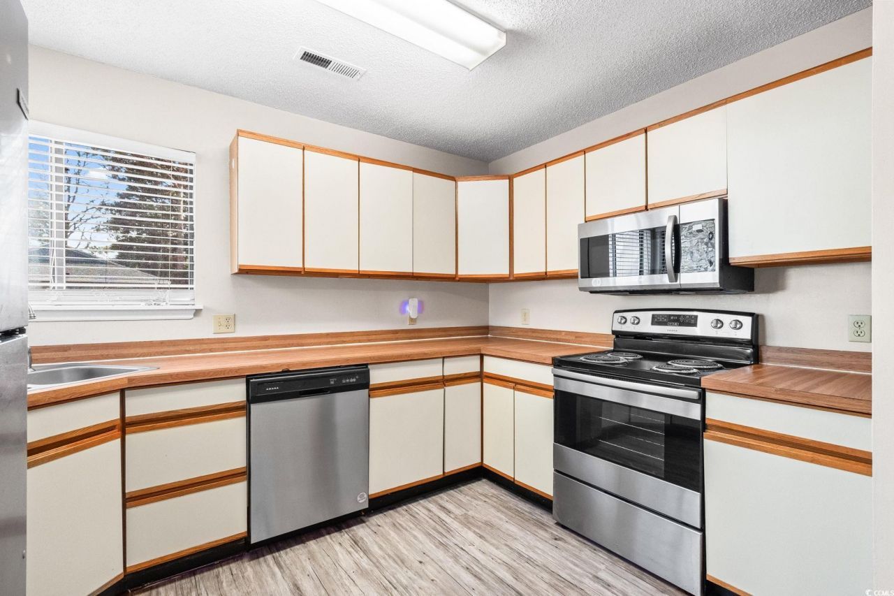 6536 Valene Ct. Photo 9