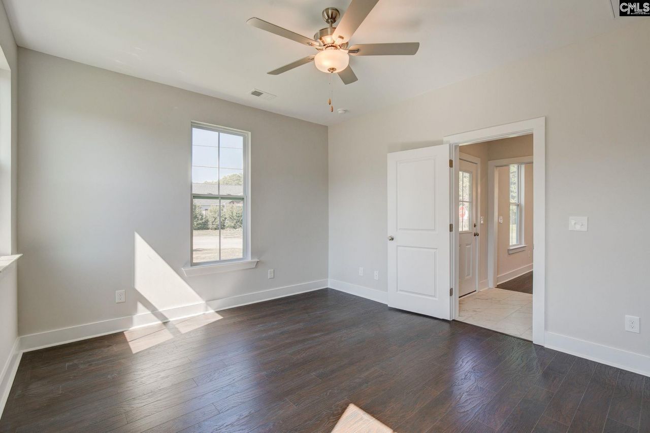 762 Poplar Street Photo 19