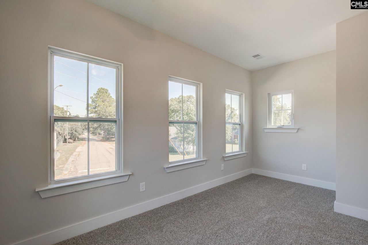 762 Poplar Street Photo 25