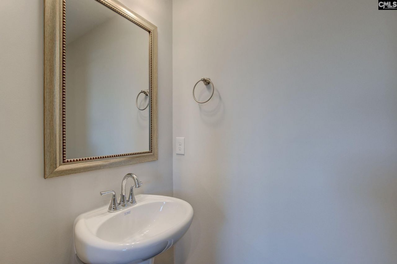 762 Poplar Street Photo 27