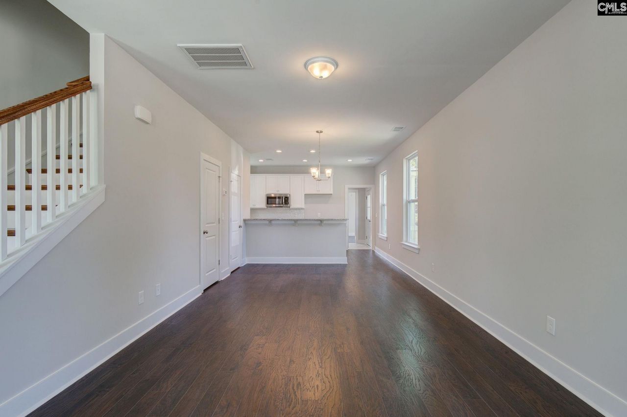 762 Poplar Street Photo 8