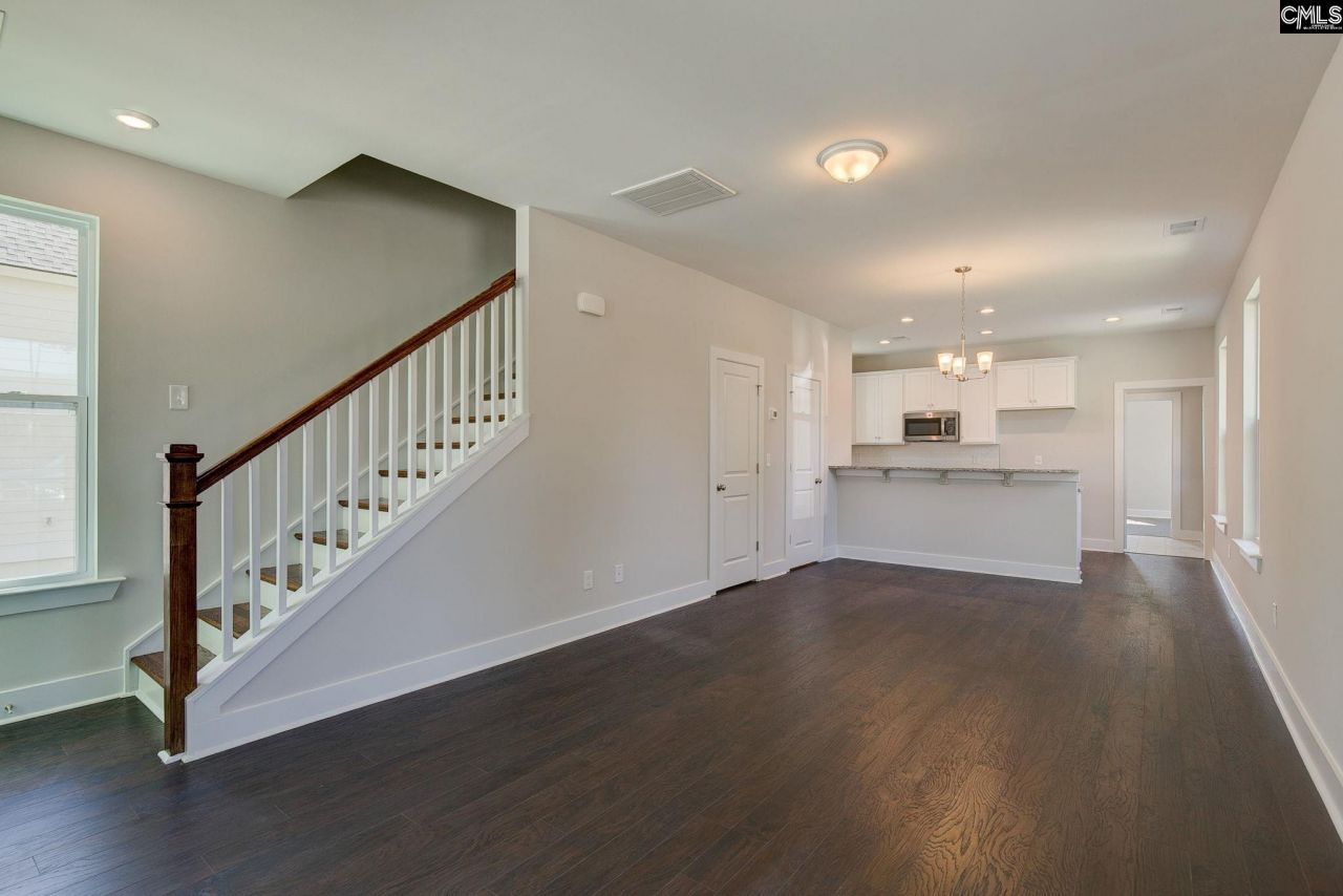 762 Poplar Street Photo 9